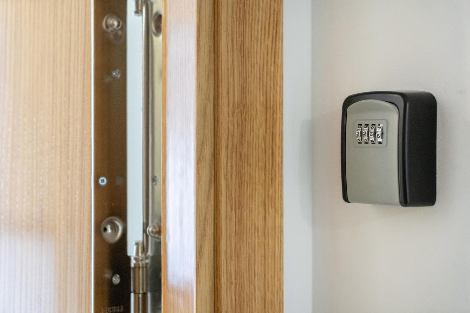 Madriver Apartamentos Reformados Con Parking Gratuito Экстерьер фото